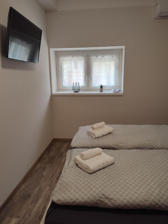 Voeroesko Apartmanhaz บาลาโตนัลมาดี ภายนอก รูปภาพ