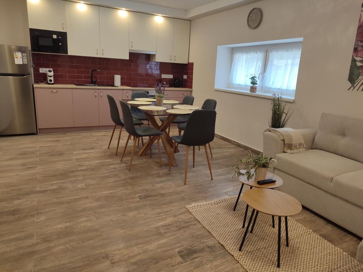Voeroesko Apartmanhaz บาลาโตนัลมาดี ภายนอก รูปภาพ