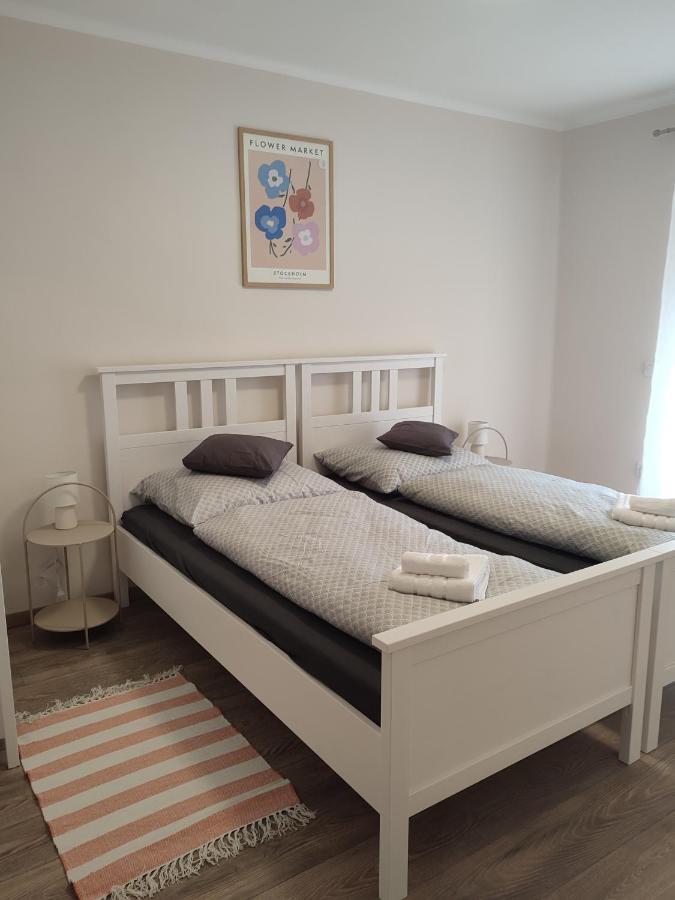 Voeroesko Apartmanhaz บาลาโตนัลมาดี ภายนอก รูปภาพ