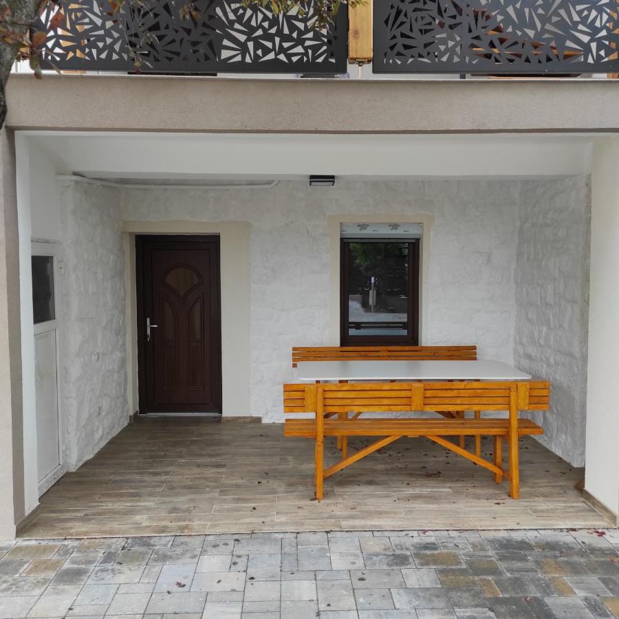 Voeroesko Apartmanhaz บาลาโตนัลมาดี ภายนอก รูปภาพ