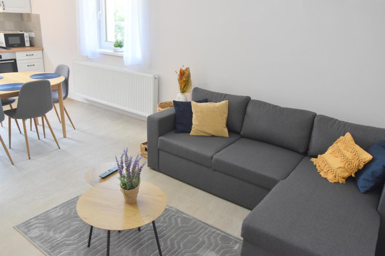 Voeroesko Apartmanhaz บาลาโตนัลมาดี ภายนอก รูปภาพ